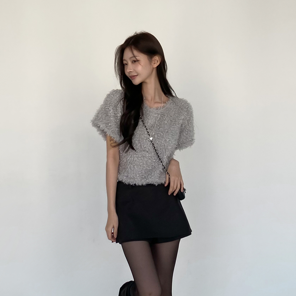 [연말룩/분위기여신]러블링 반팔 퍼 블라우스